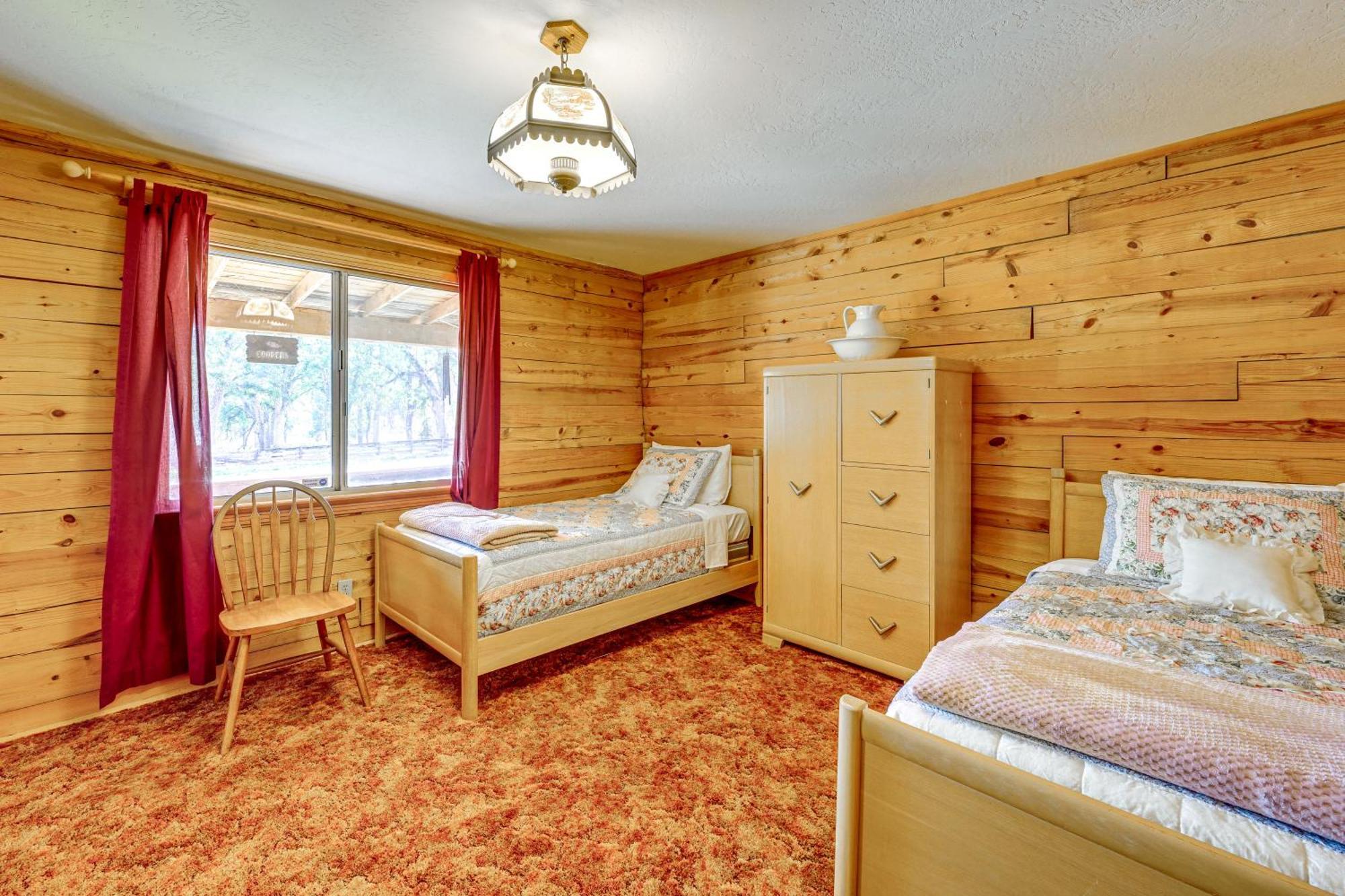 Cozy Family-Friendly Badger Retreat With Fireplace! Exterior foto